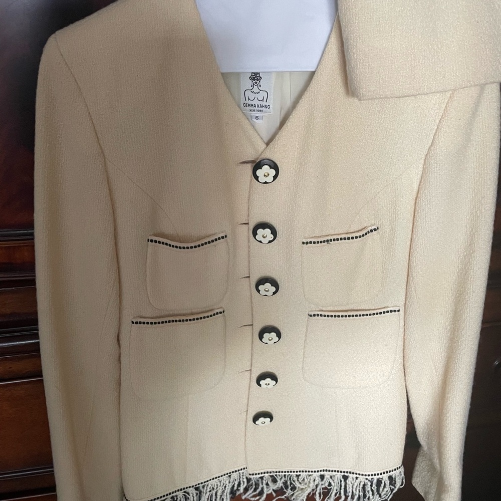Chic Cream Blazer with Black Details